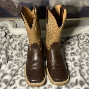 New Ariat  Boys square toe cowboy western boots size 13 M